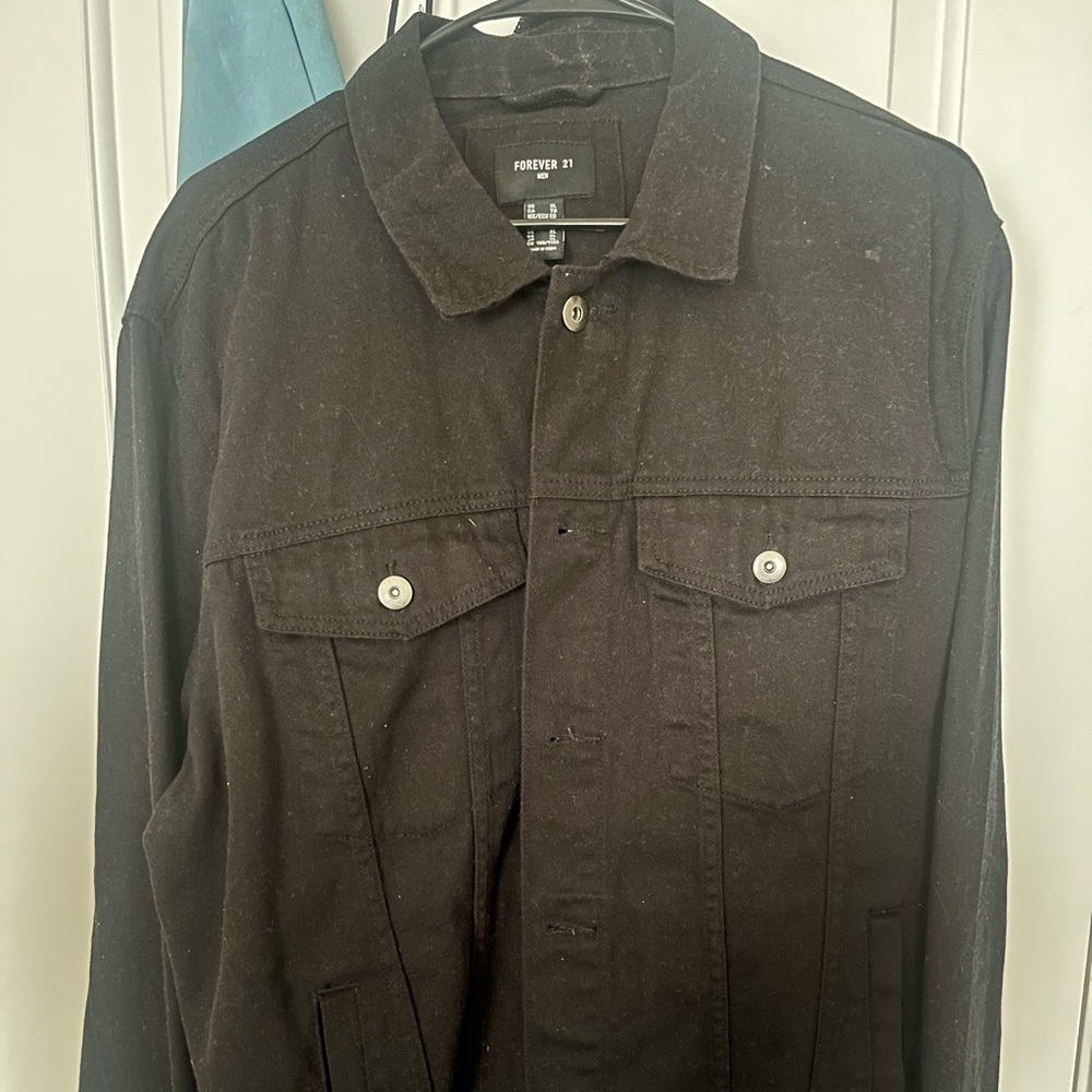Black Jean Jacket (Worn once) Size: XL
